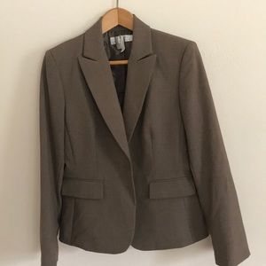 Tahari skirt suit